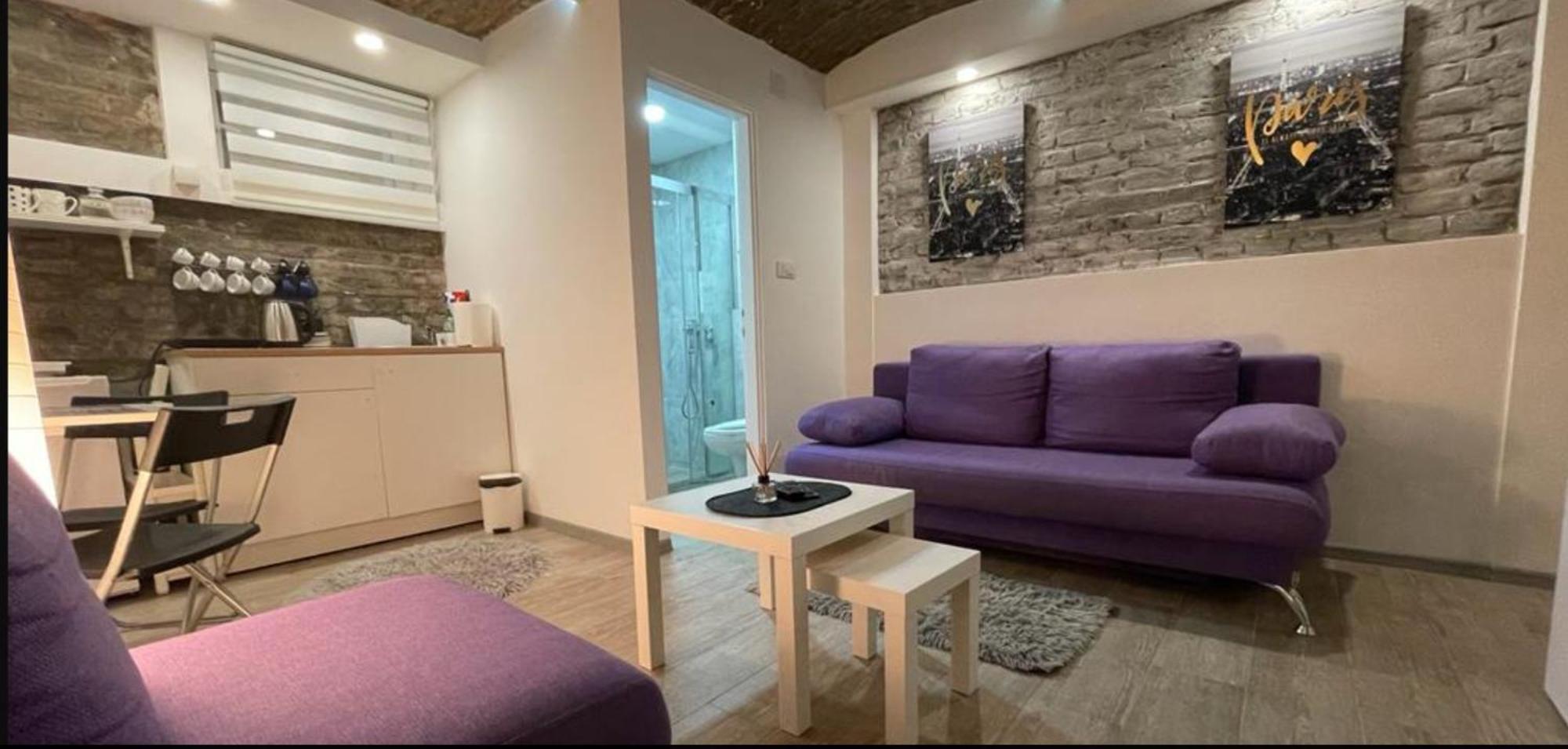 Uno Apartment *