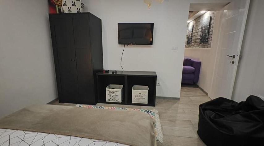Uno Apartment